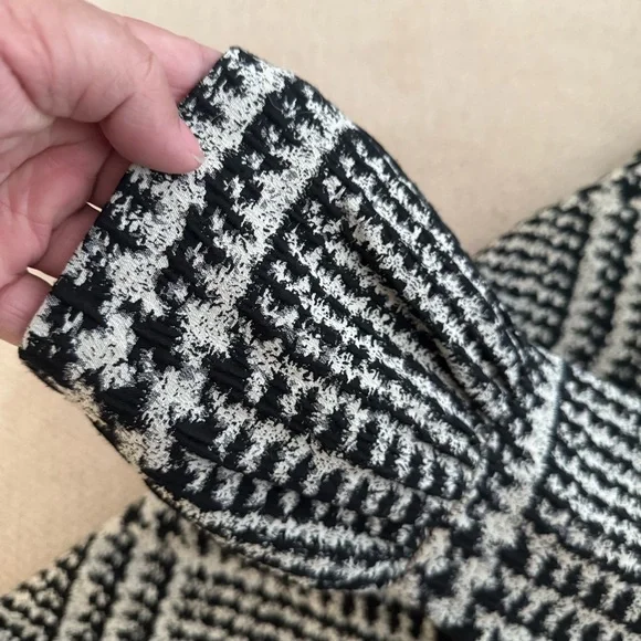 🎊HOST PICK🎊Zara Black and White Asymmetrical Dress - Picture 3 of 6